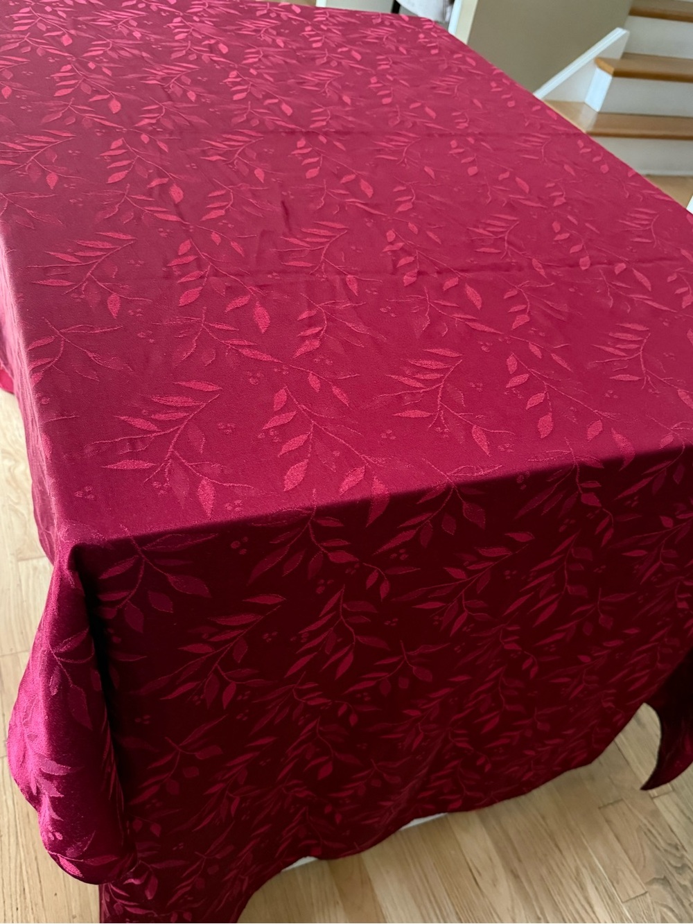 Floral Jacquard Tablecloth Rectangular Machine Washable Festive 115” x 56” Red